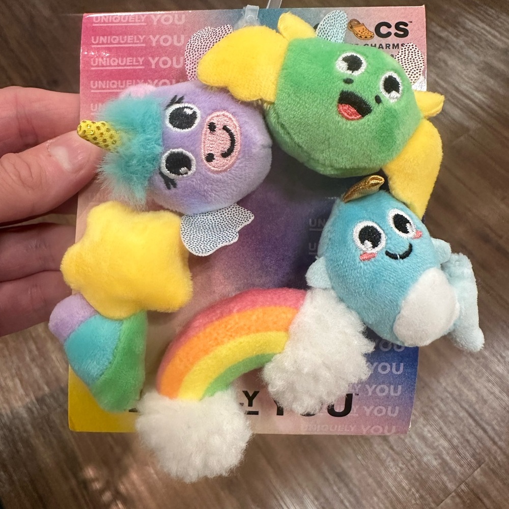 CROCS JIBBITZ MAGICAL PLUSH FRIENDS 5 PACK JIBBITZ: NEW IN PACKAGE